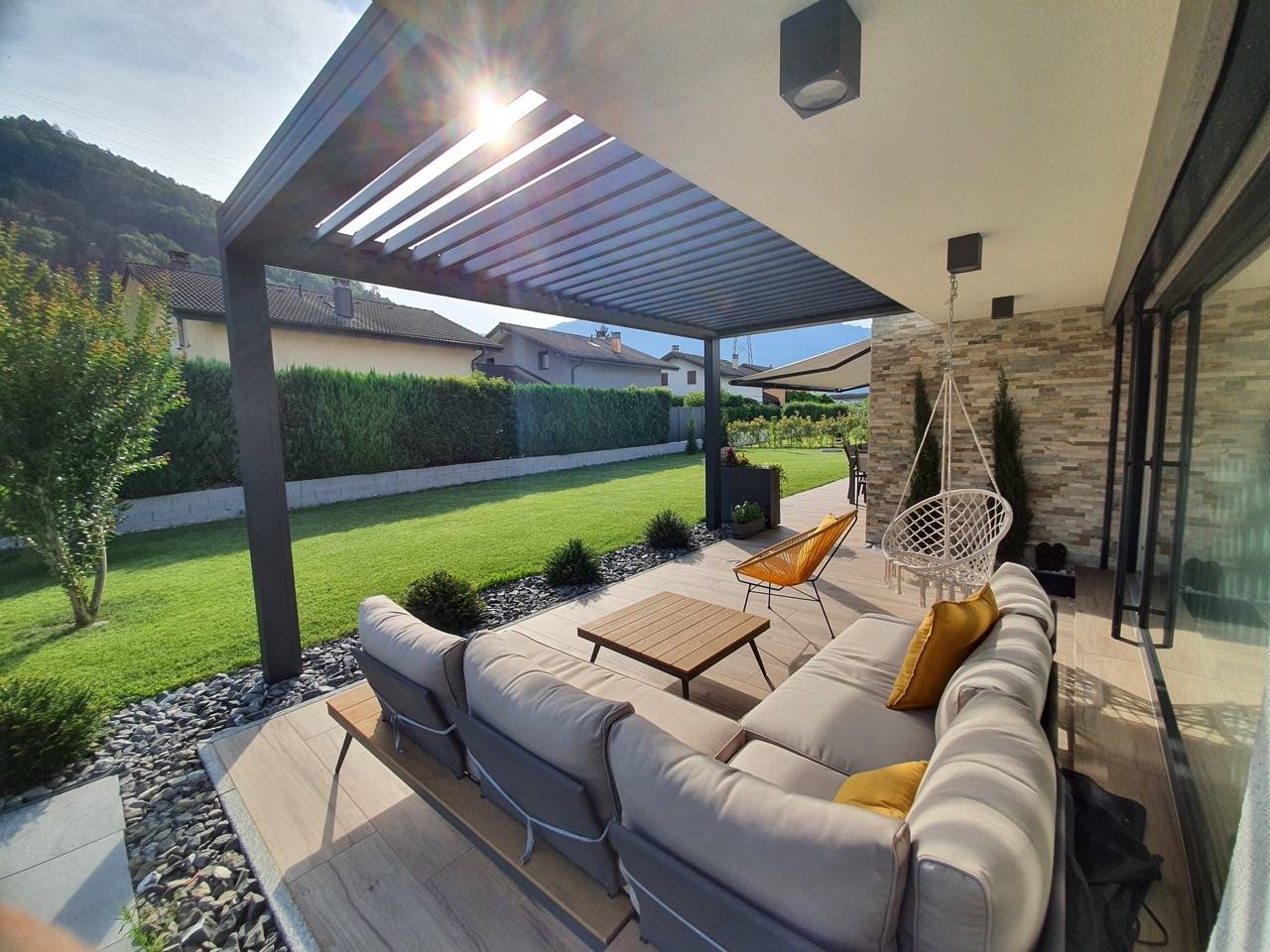 Home pergola bioclimatique à lames orientables