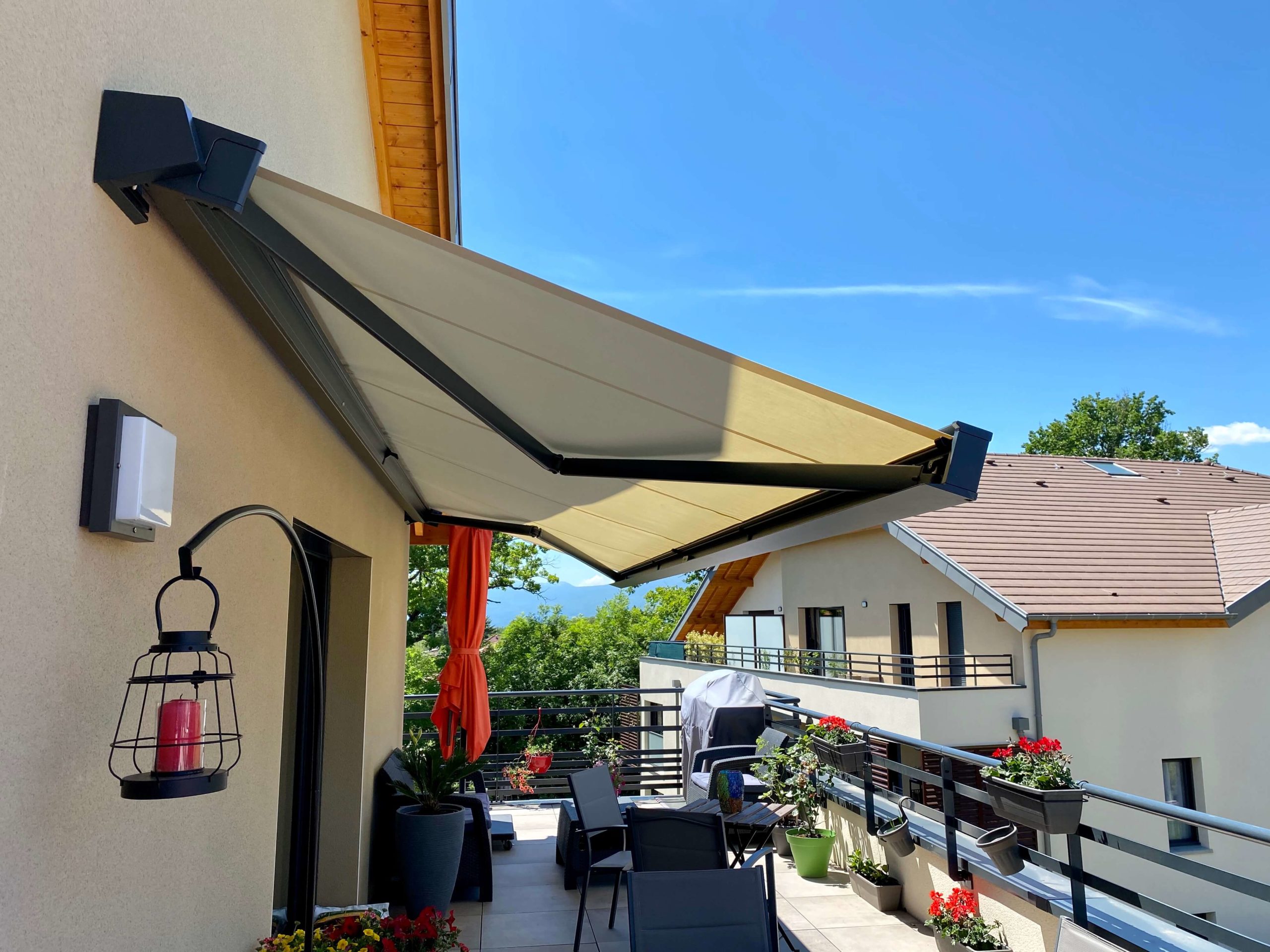 Store banne sur mesure à Ornex store banne sur mesure coffre ornex scaled