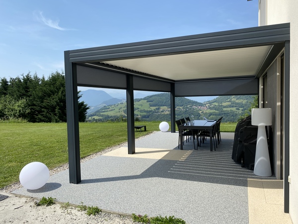 Pergola bioclimatique adossée en aluminium 2. pergola adossee bioclimatique saint martin duriage