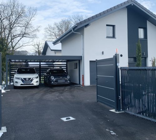 Carport aluminium double sur mesure à Aix-les-Bains.